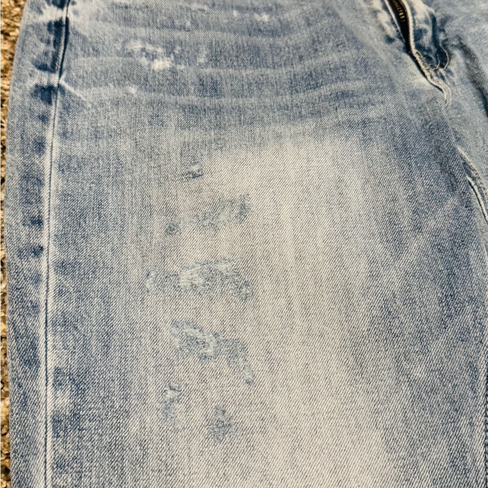 Kancan Women’s Blue Jean With Hole On Right Knee. - Picture 2 of 5